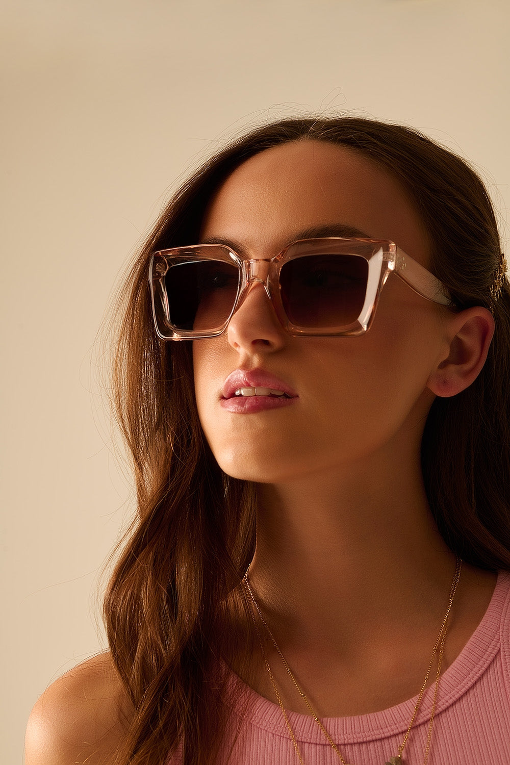 Gafas de sol cuadradas de los 90 en beige Q2