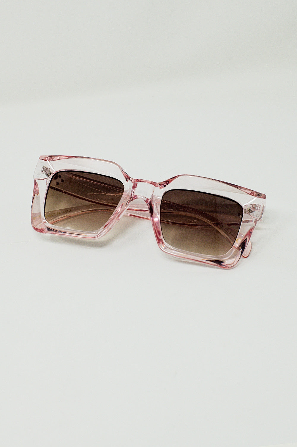 Gafas de sol cuadradas de los 90 en rosa Q2