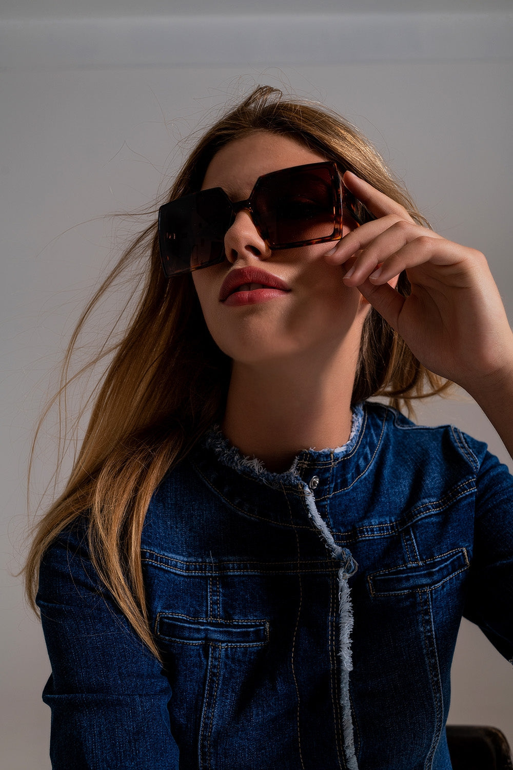 Gafas de sol cuadradas extragrandes en marron Q2