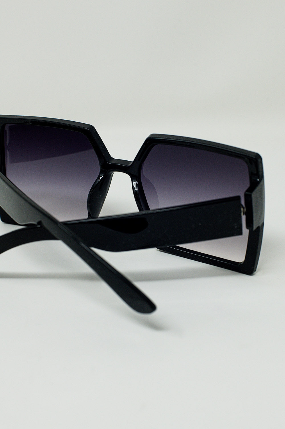 Gafas de sol cuadradas extragrandes en negro Q2