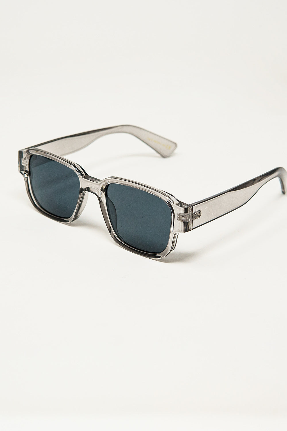 Gafas de sol cuadradas gruesas en gris cristal Q2