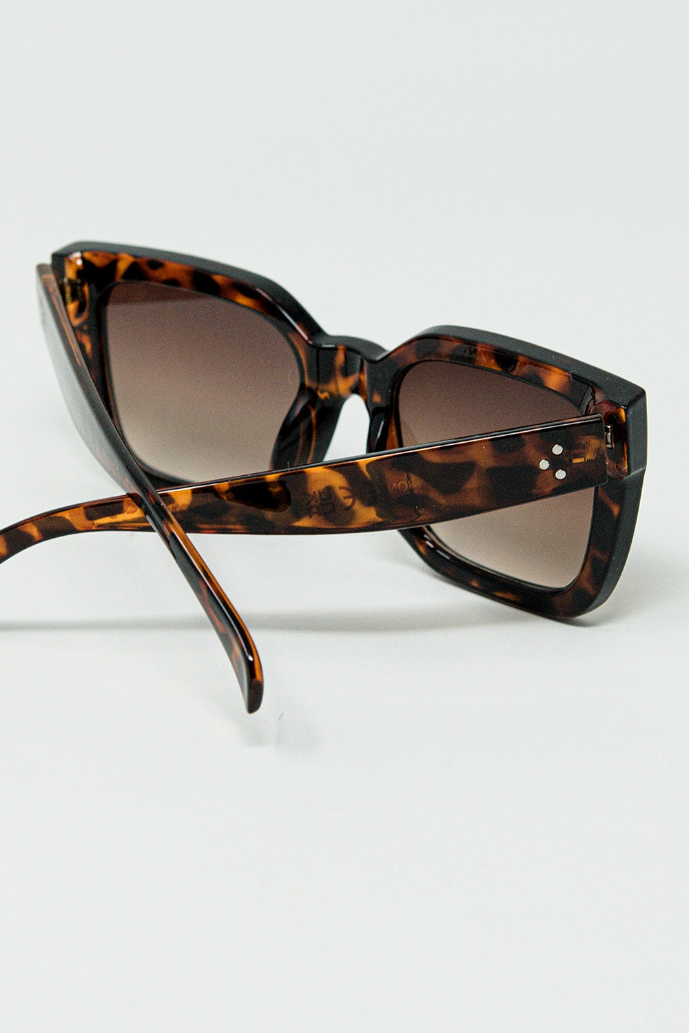 Gafas de sol cuadradas marrones con estampado animal Q2