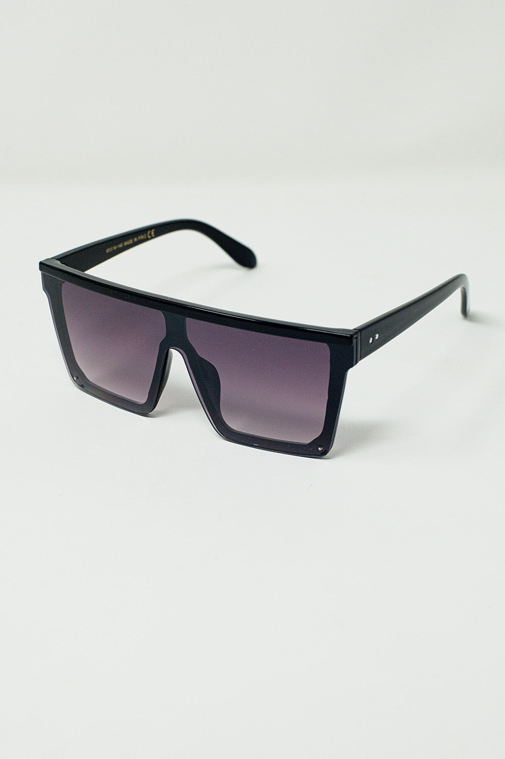 Gafas de sol cuadradas y extragrandes estilo años 70 en negro Q2
