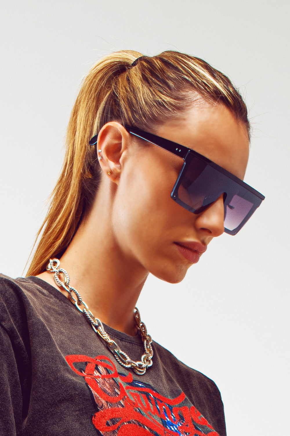 Gafas de sol cuadradas y extragrandes estilo años 70 en negro Q2
