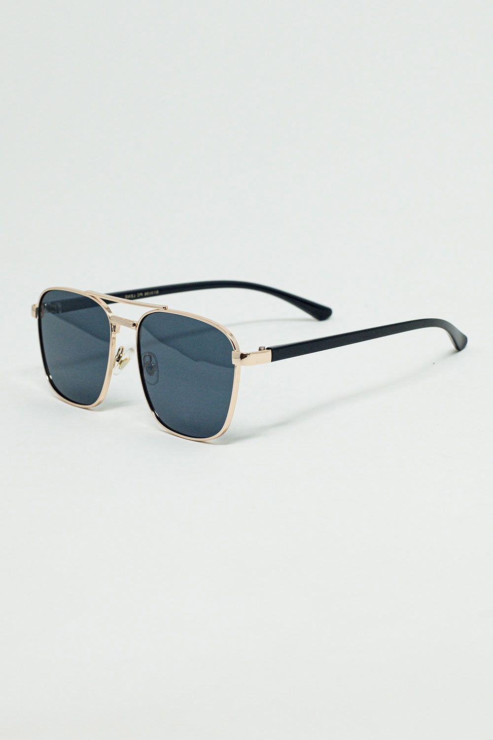 Gafas de sol de metal cuadradas con lentes ahumadas negras Q2