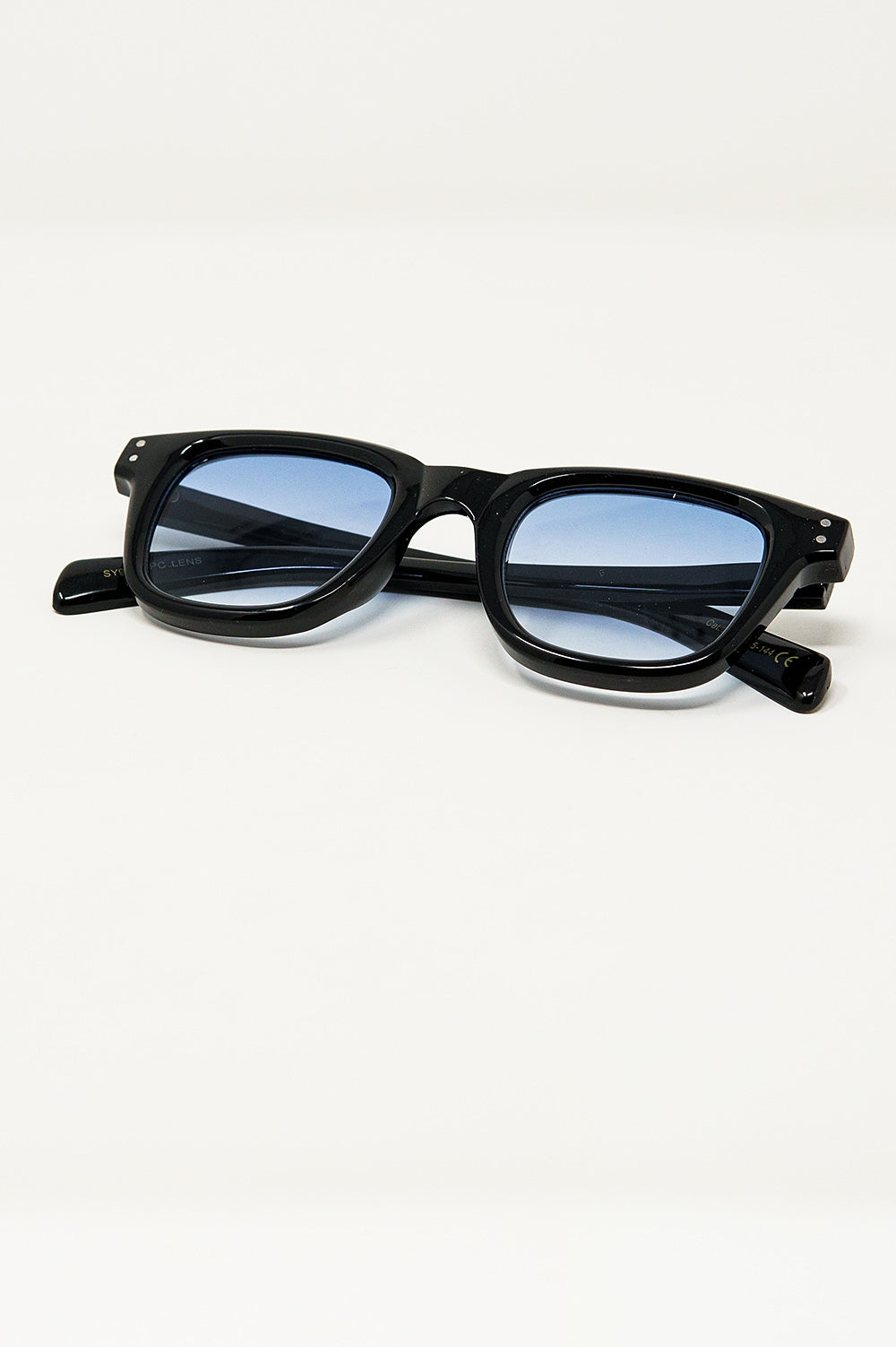 Gafas de sol retro redondas con lente azul ahumado en negro Q2