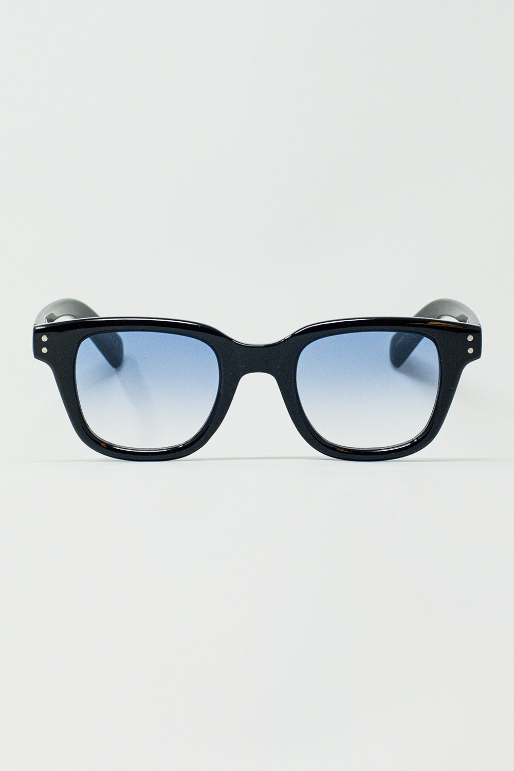 Q2 Gafas de sol retro redondas con lente azul ahumado en negro