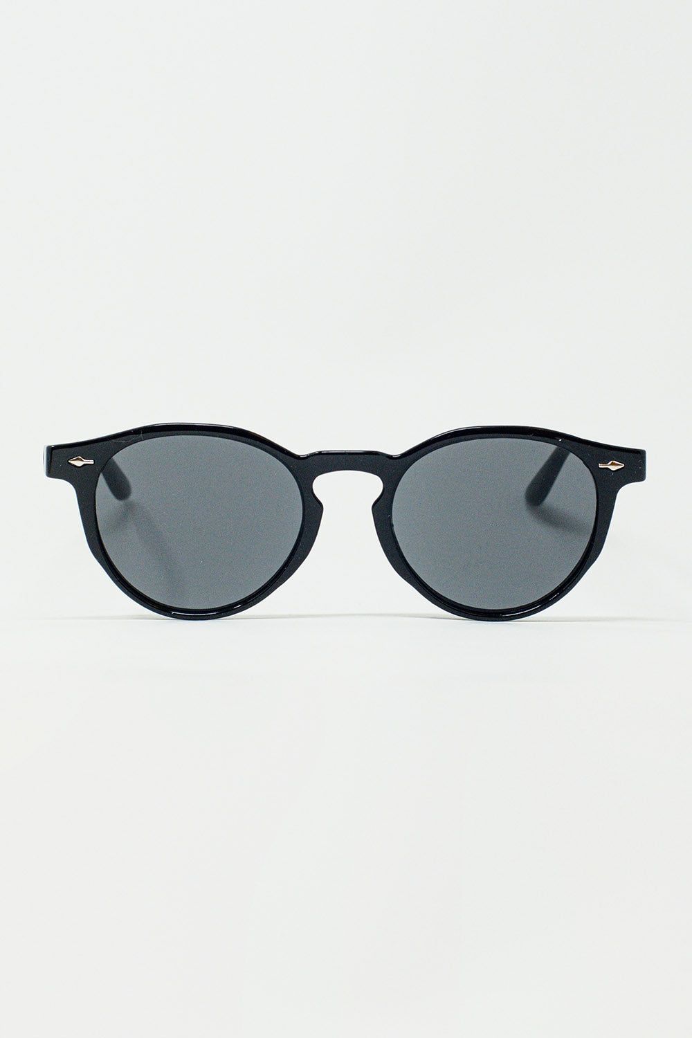 Q2 Gafas de sol retro redondas con lentes ahumadas en negro