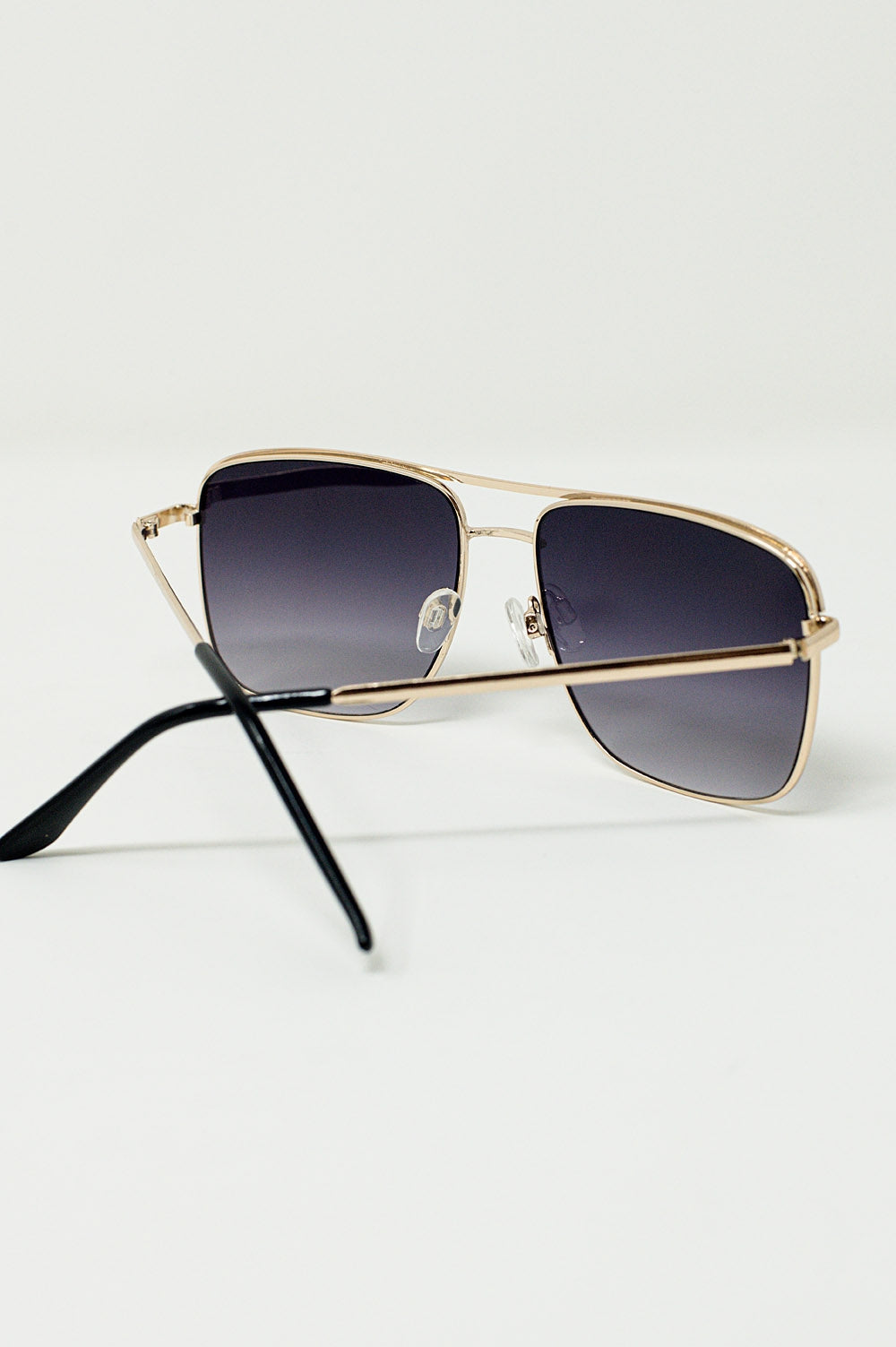 Gafas de sol vintage de aviador con montura dorada Q2