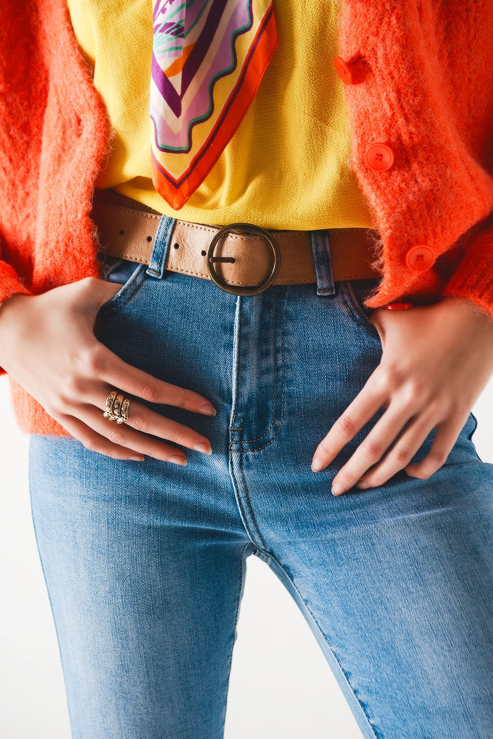 Jeans acampanados altos de los años 70 en lavado claro con elasticidad Q2