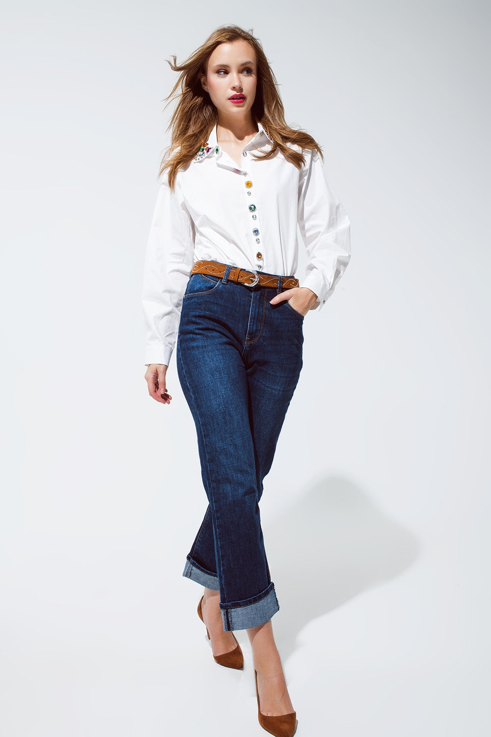 jeans azules de ajuste relajado con detalle de dobladillo vuelto Q2