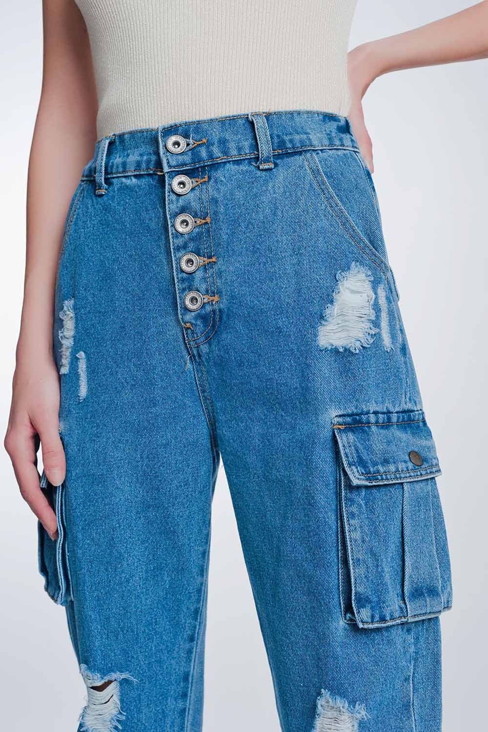 Q2 Jeans boyfriend con bolsillos laterales y rotos