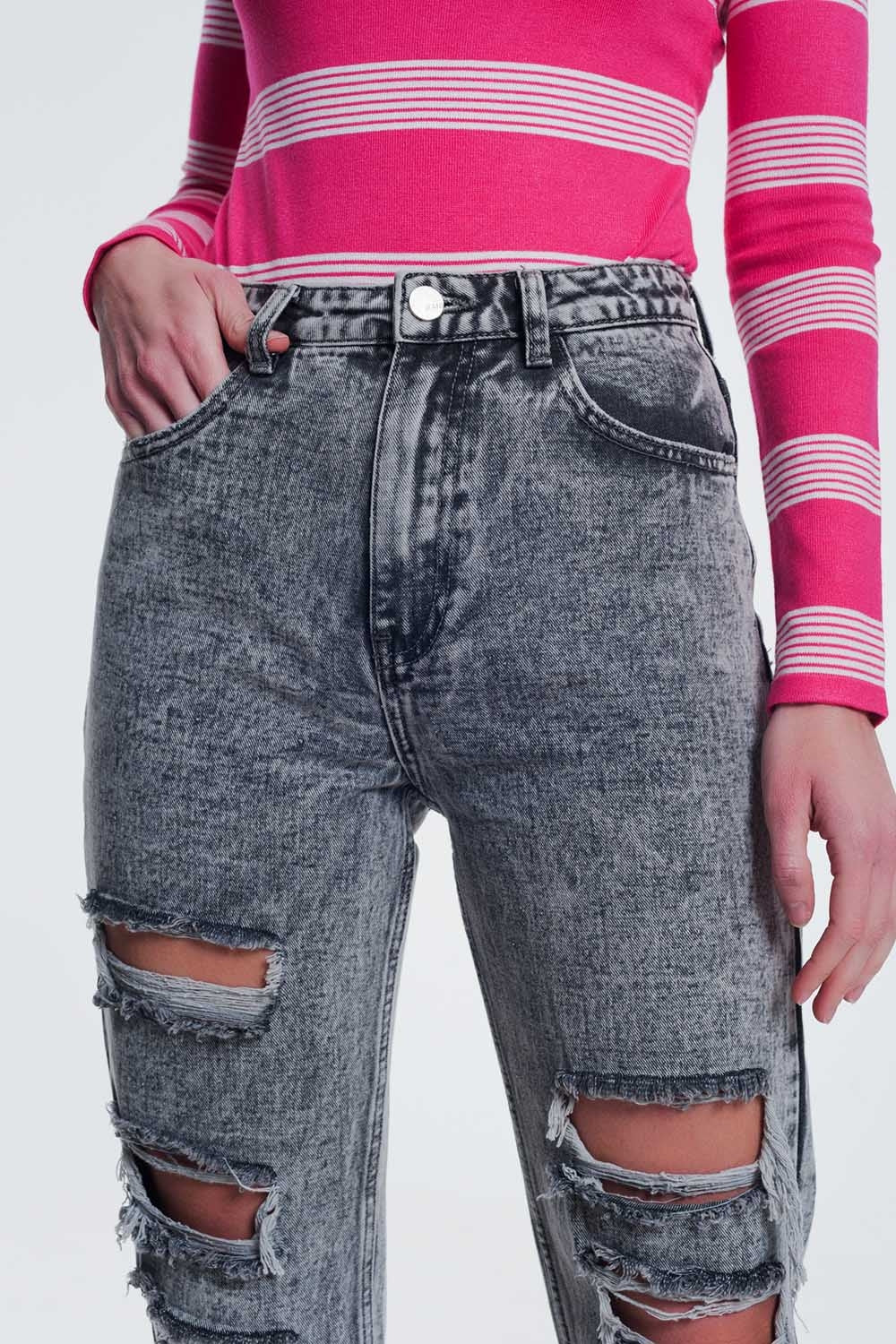 Vaquero recto rasgado en gris Q2