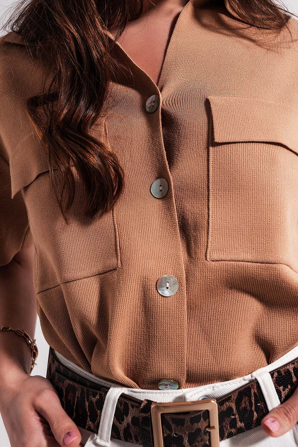 Jersey color camel de manga corta Q2