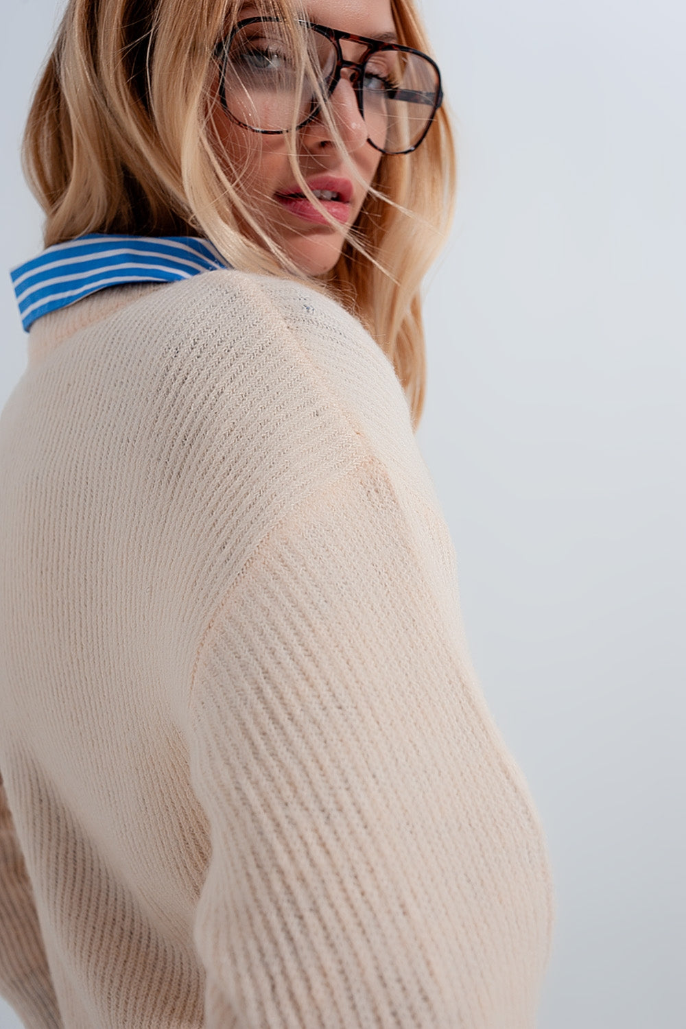 Jersey con cuello redondo color beige Q2