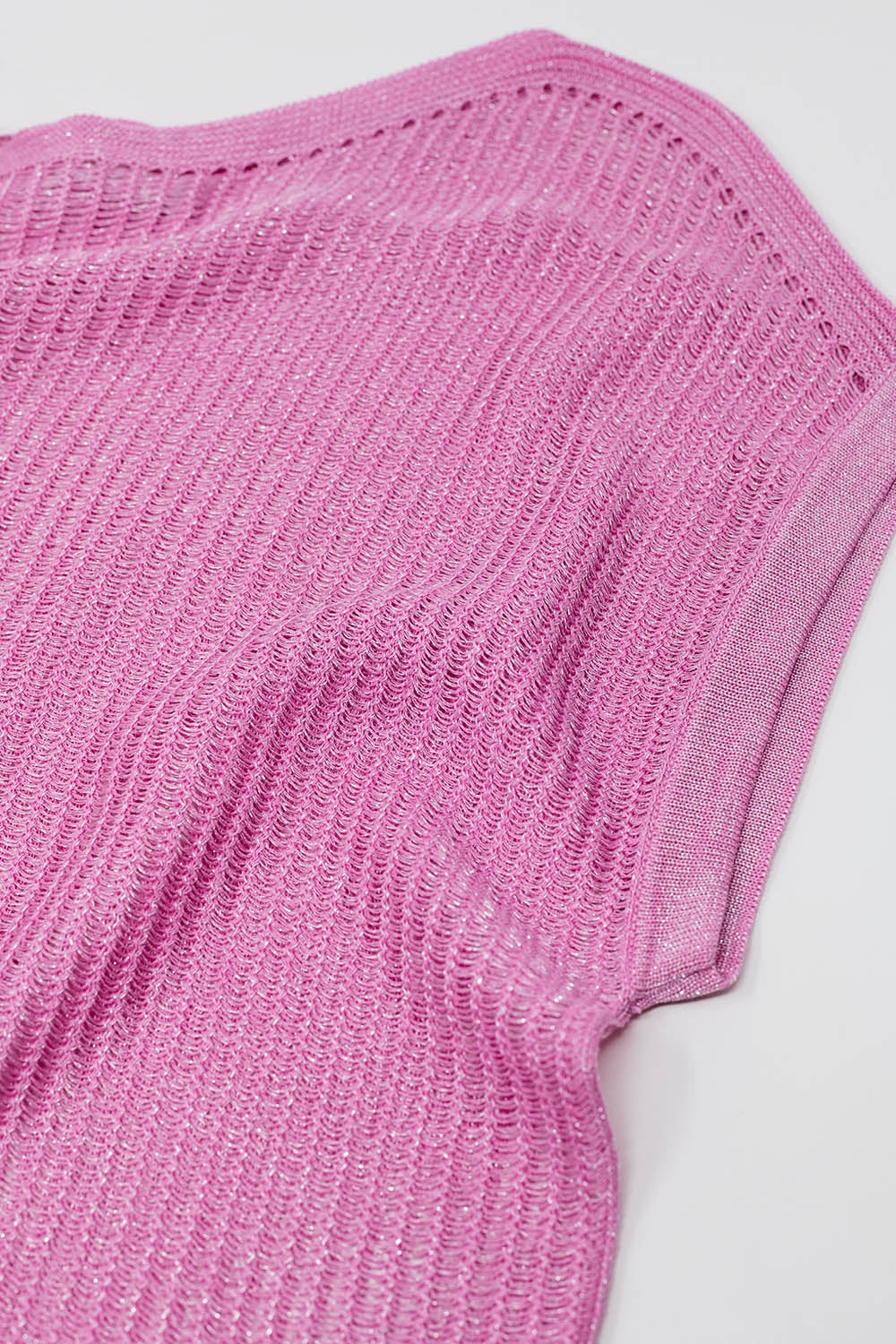 Jersey de canalé con cuello barco y mangas casquillo en rosa Q2