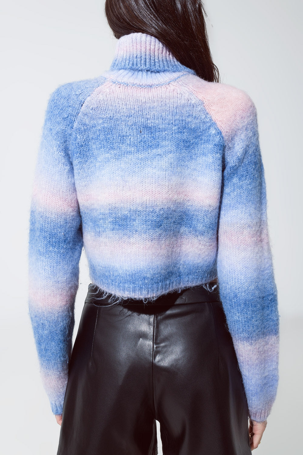 Jersey de cuello alto en punto mullido en azul y rosa degradado Q2