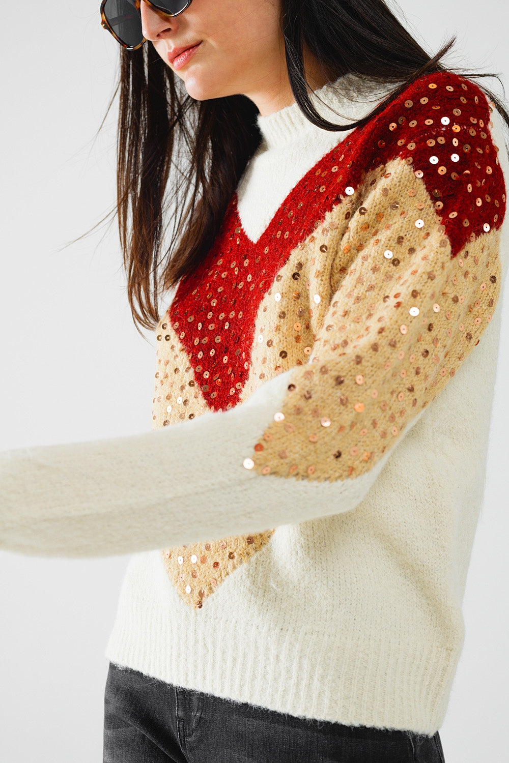 jersey de punto de color burdeos y beige con adorno de lentejuelas Q2