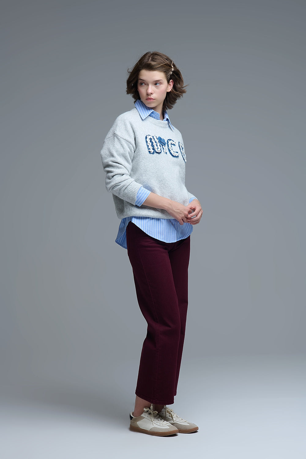 Jersey Gris Cuello Redondo Bordado Bonito Q2