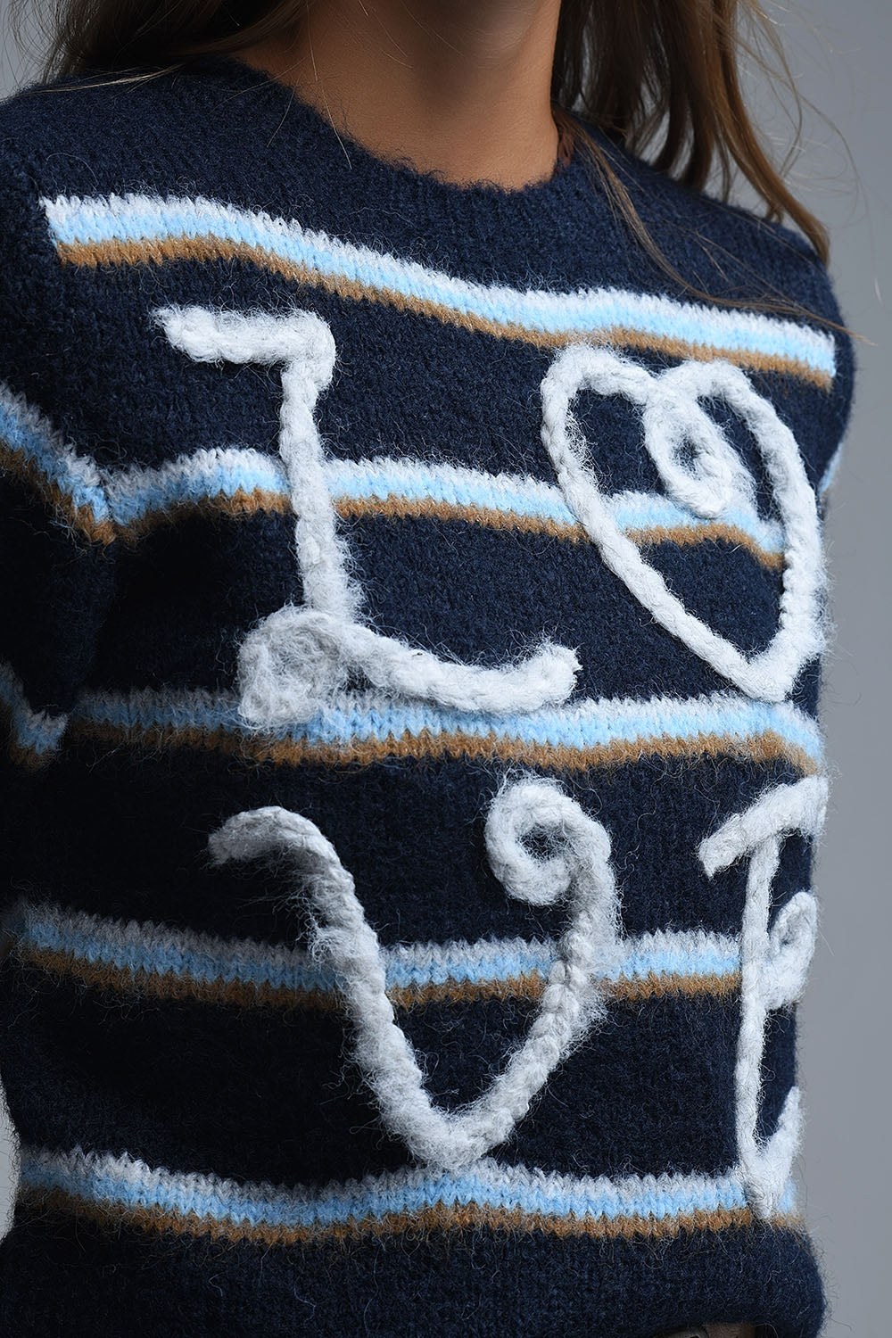 Jersey Love bordado de manga corta en azul marino Q2