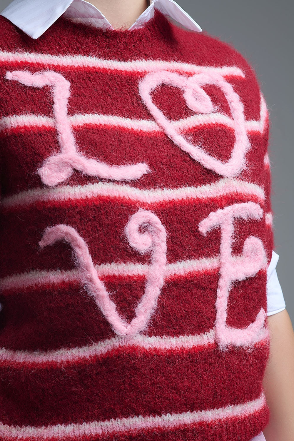 Jersey Love de manga corta bordado en burdeos Q2