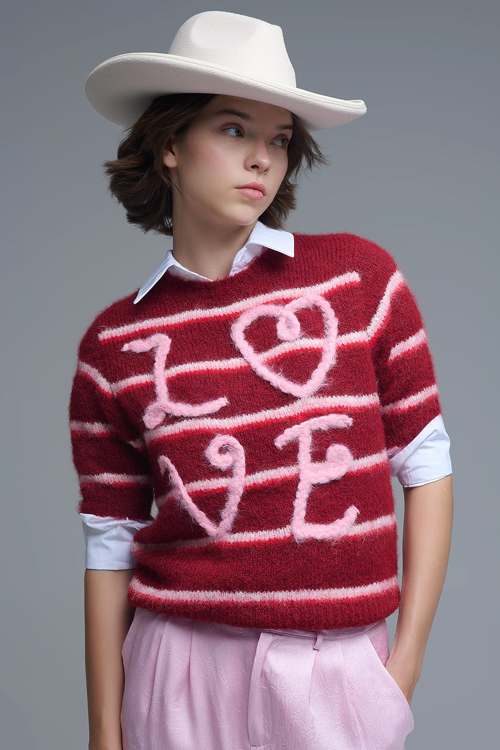 Jersey Love de manga corta bordado en burdeos Q2