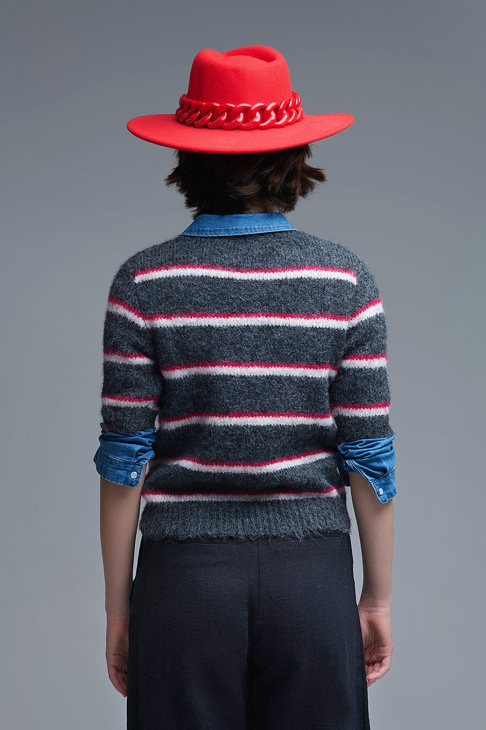 Jersey Love de manga corta bordado en gris oscuro Q2