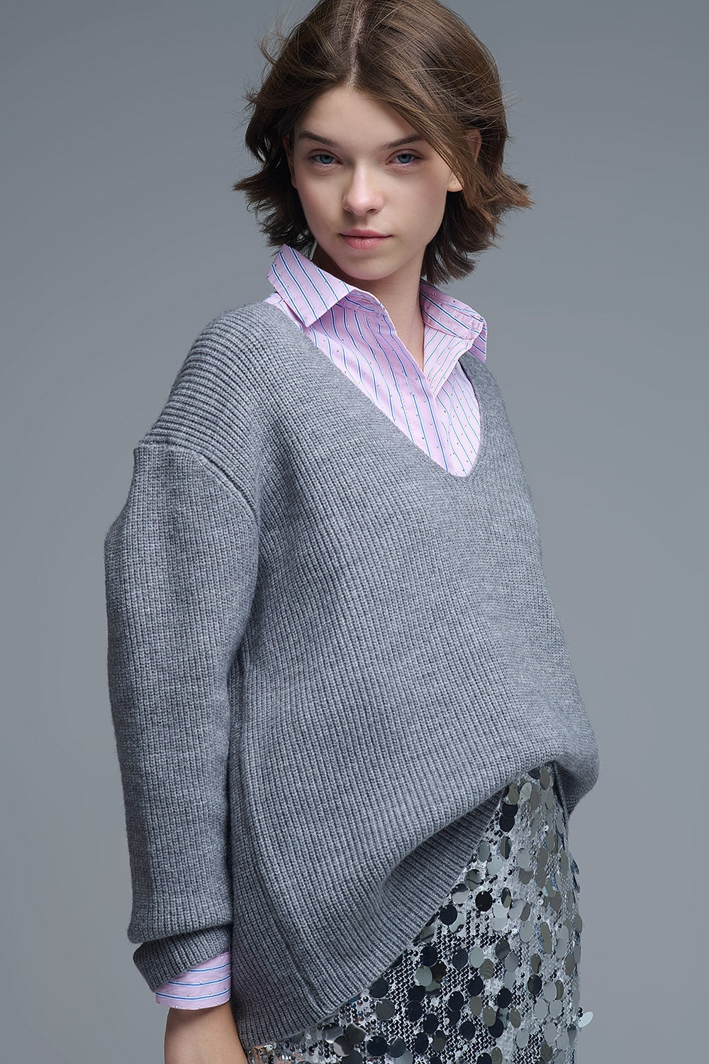 Jersey oversize fino con cuello en V en gris Q2