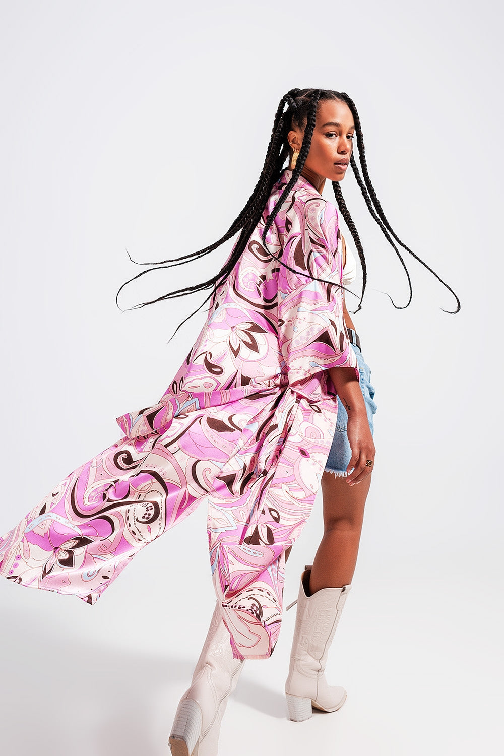 Kimono en rosa con estampado abstracto Q2