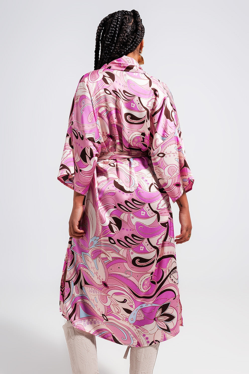 Kimono en rosa con estampado abstracto Q2