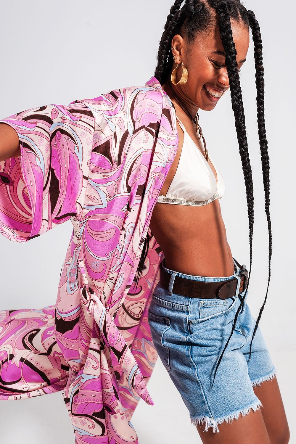 Q2 Kimono en rosa con estampado abstracto