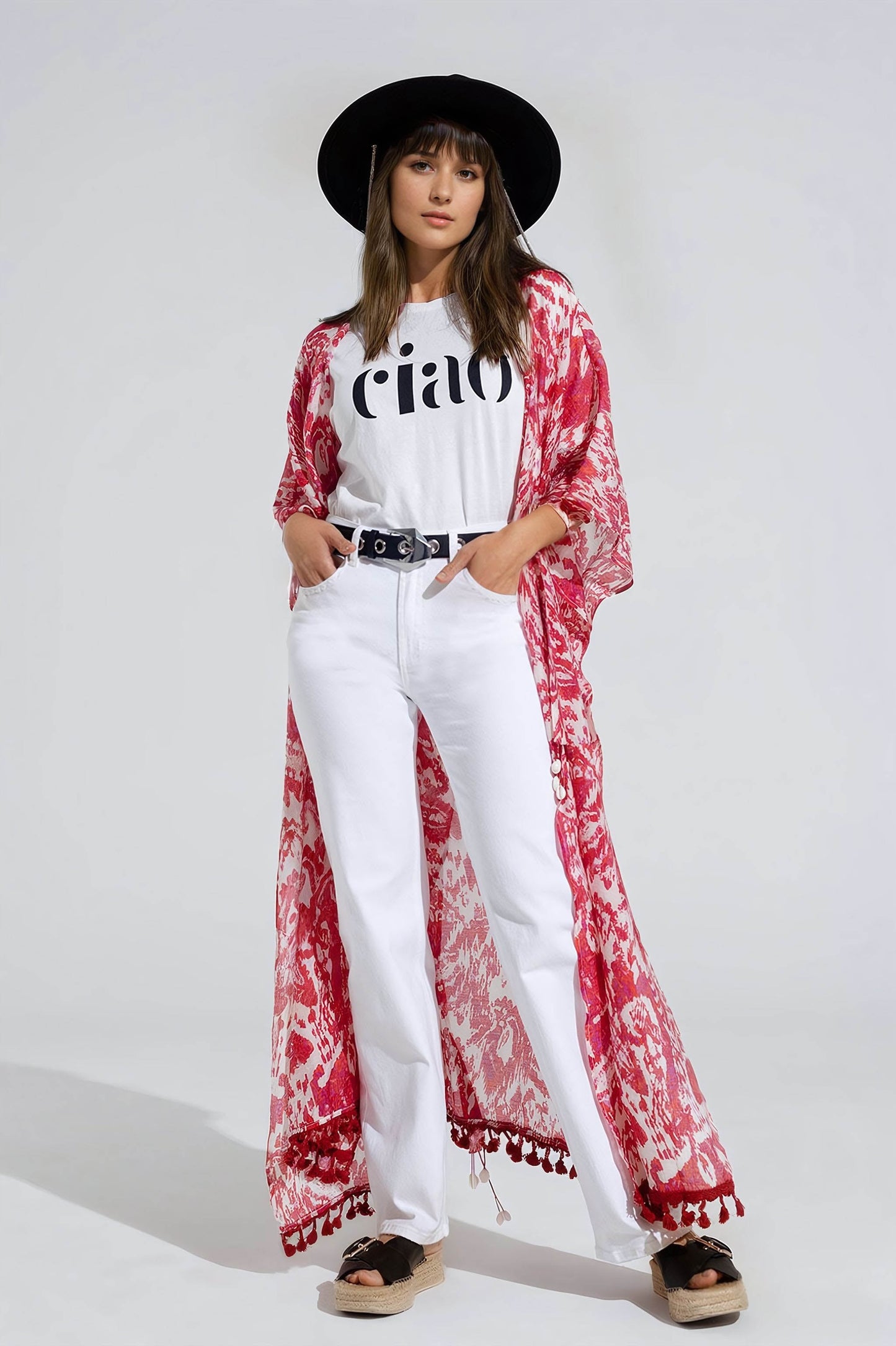 Kimono largo rojo con cierre de cordón y estampado tribal Q2