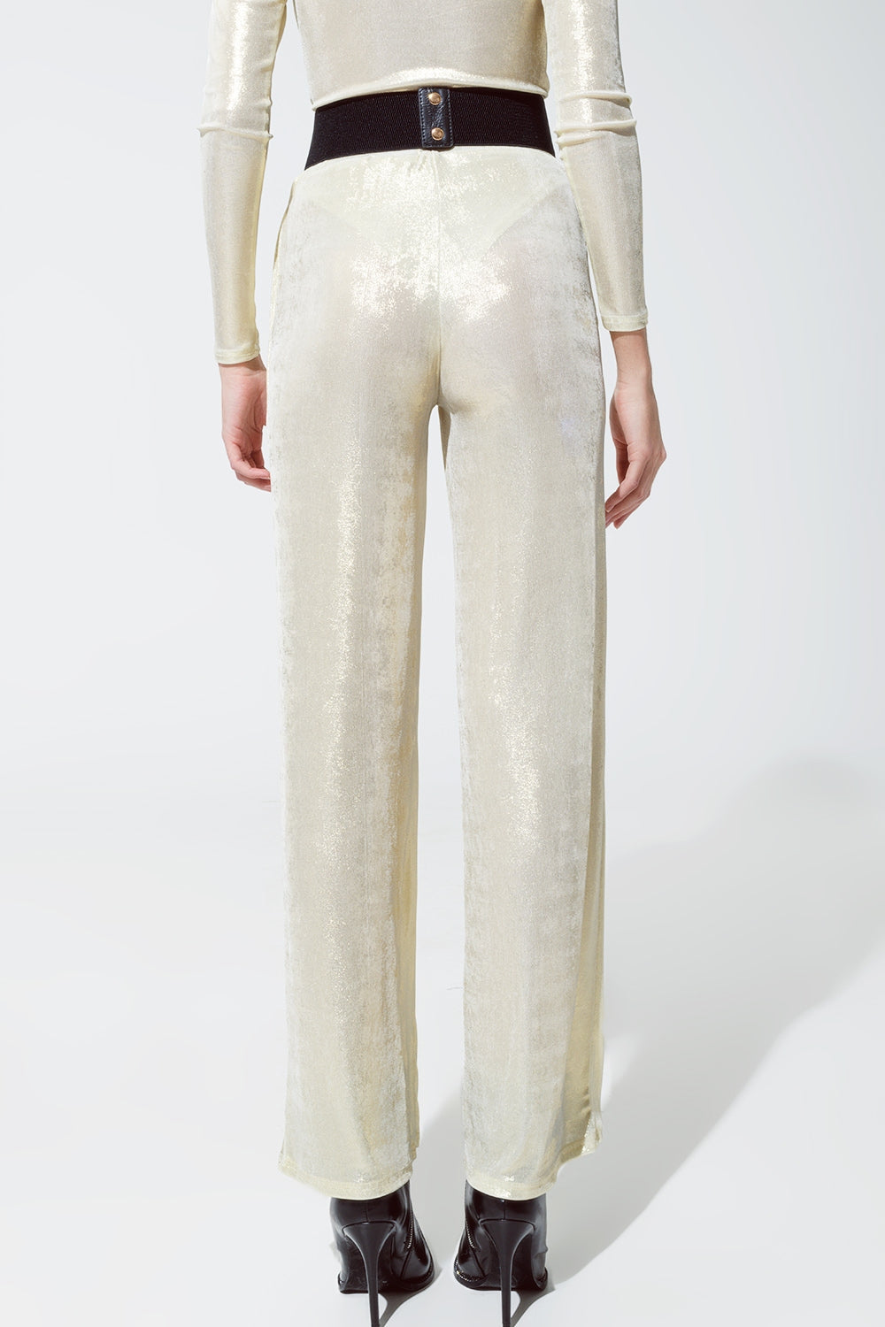 Leggings con acabado metalizado en blanco perla. Q2