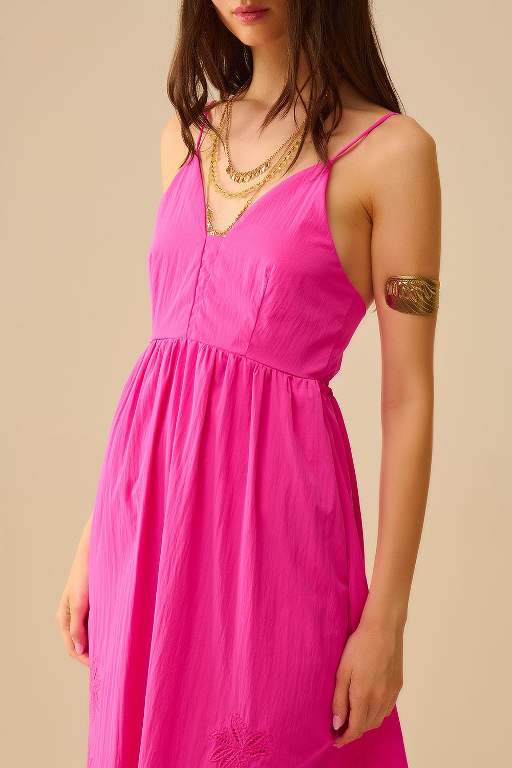 Maxi vestido fucshia con palmeras bordadas Q2