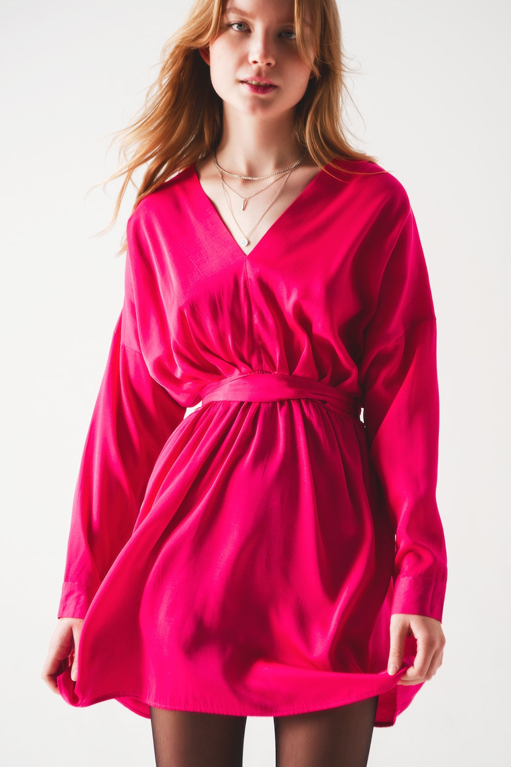 Mini vestido de satén rojo Q2