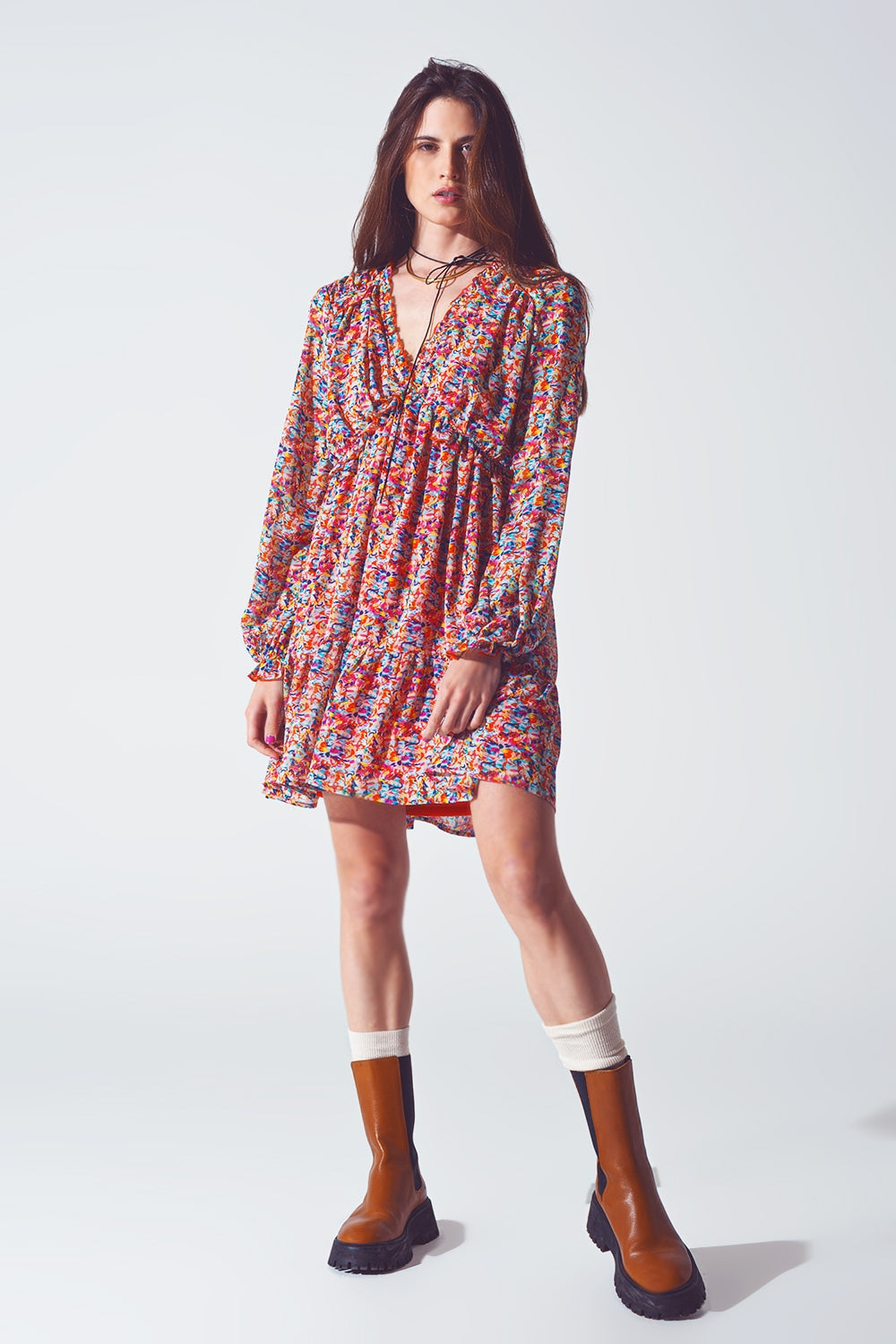 Mini Vestido Floral con Cuello en V Multicolor Q2