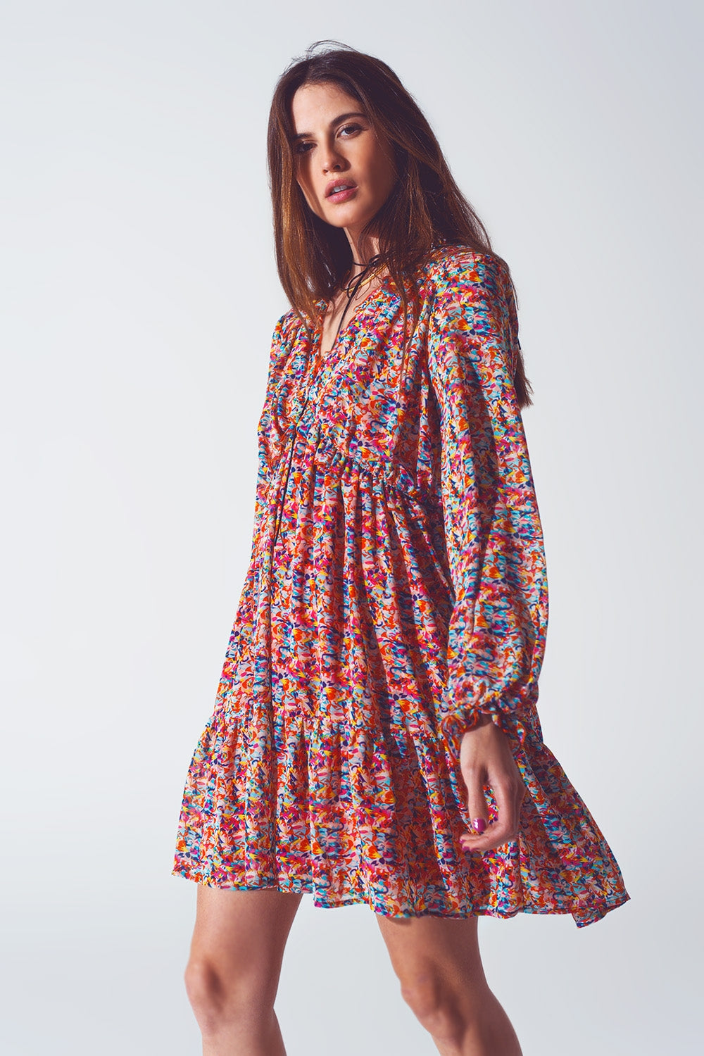 Mini Vestido Floral con Cuello en V Multicolor Q2