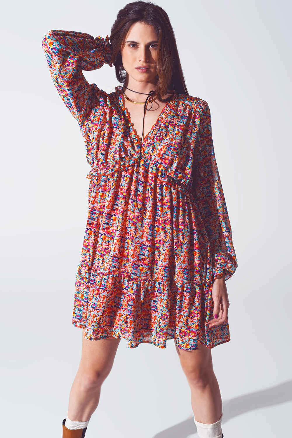 Mini Vestido Floral con Cuello en V Multicolor Q2