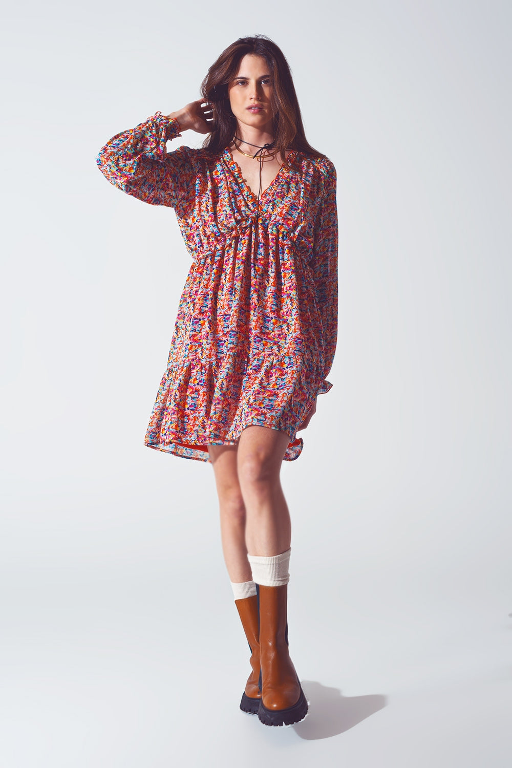 Q2 Mini Vestido Floral con Cuello en V Multicolor