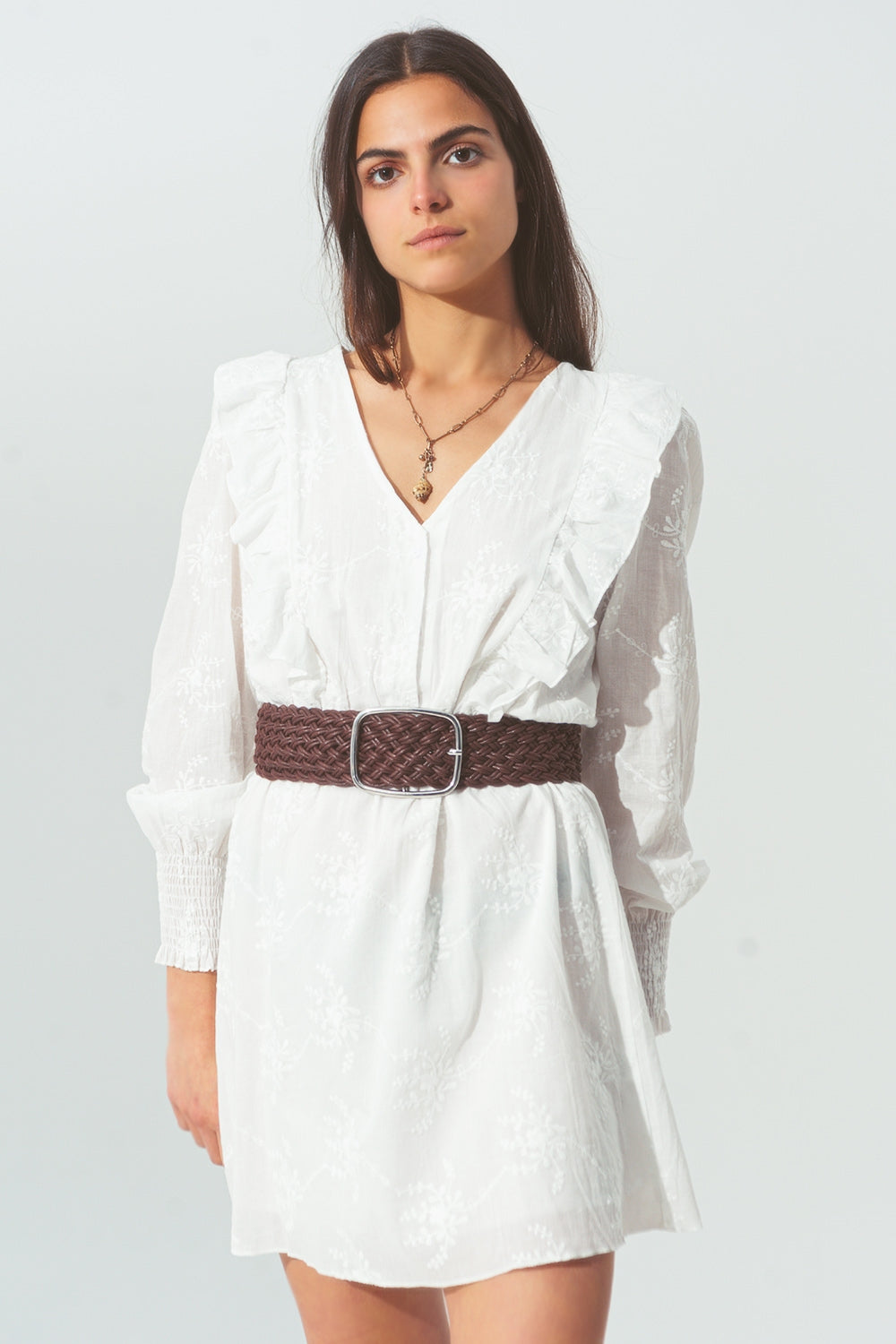 Mini Vestido Floral con Volantes en Blanco Q2