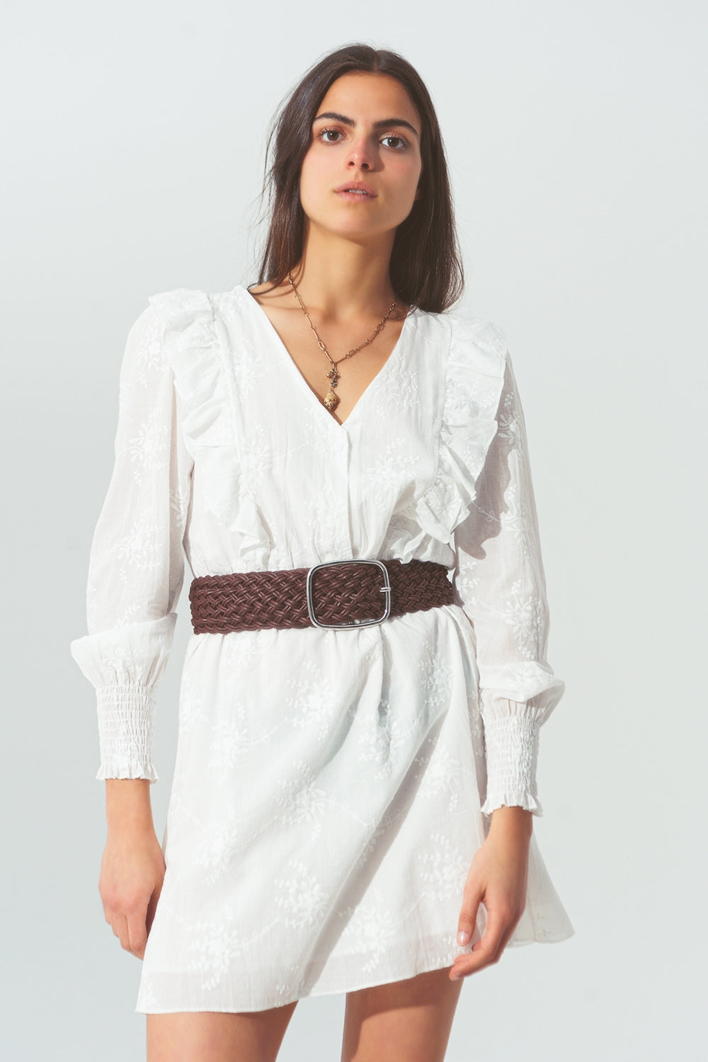 Mini Vestido Floral con Volantes en Blanco Q2