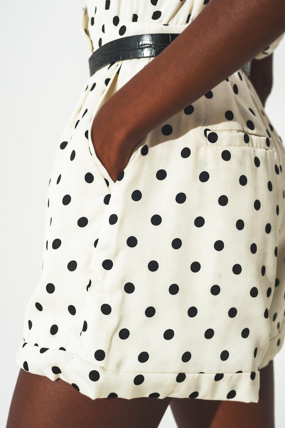 Mono corto con estampado de lunares Q2
