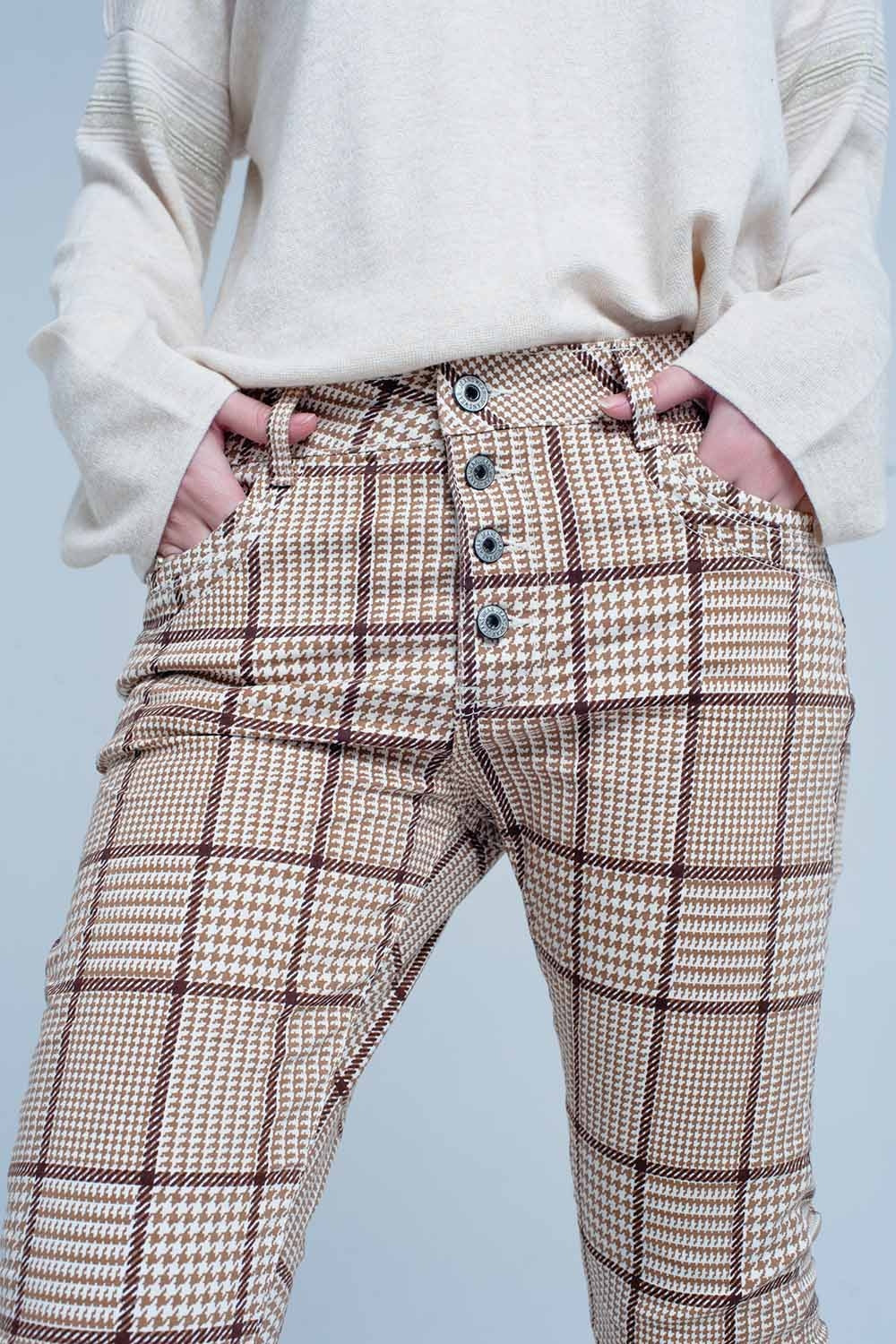 Pantalon de cuadros en beige con botones Q2