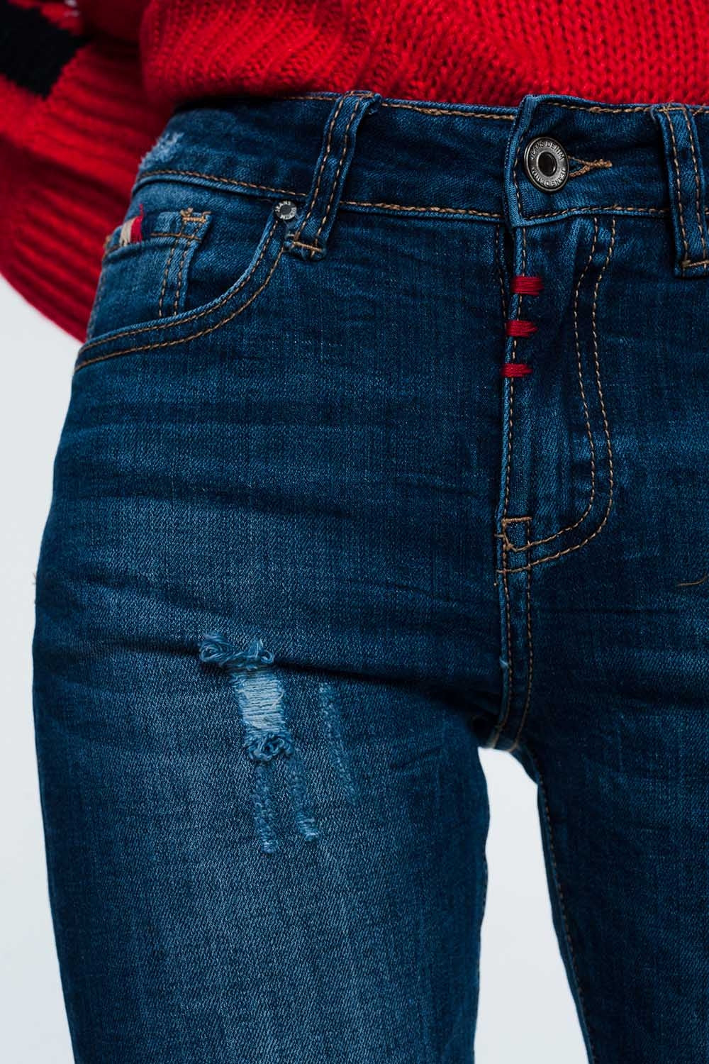 Pantalon vaquero slim con detalle de hilo en colores Q2