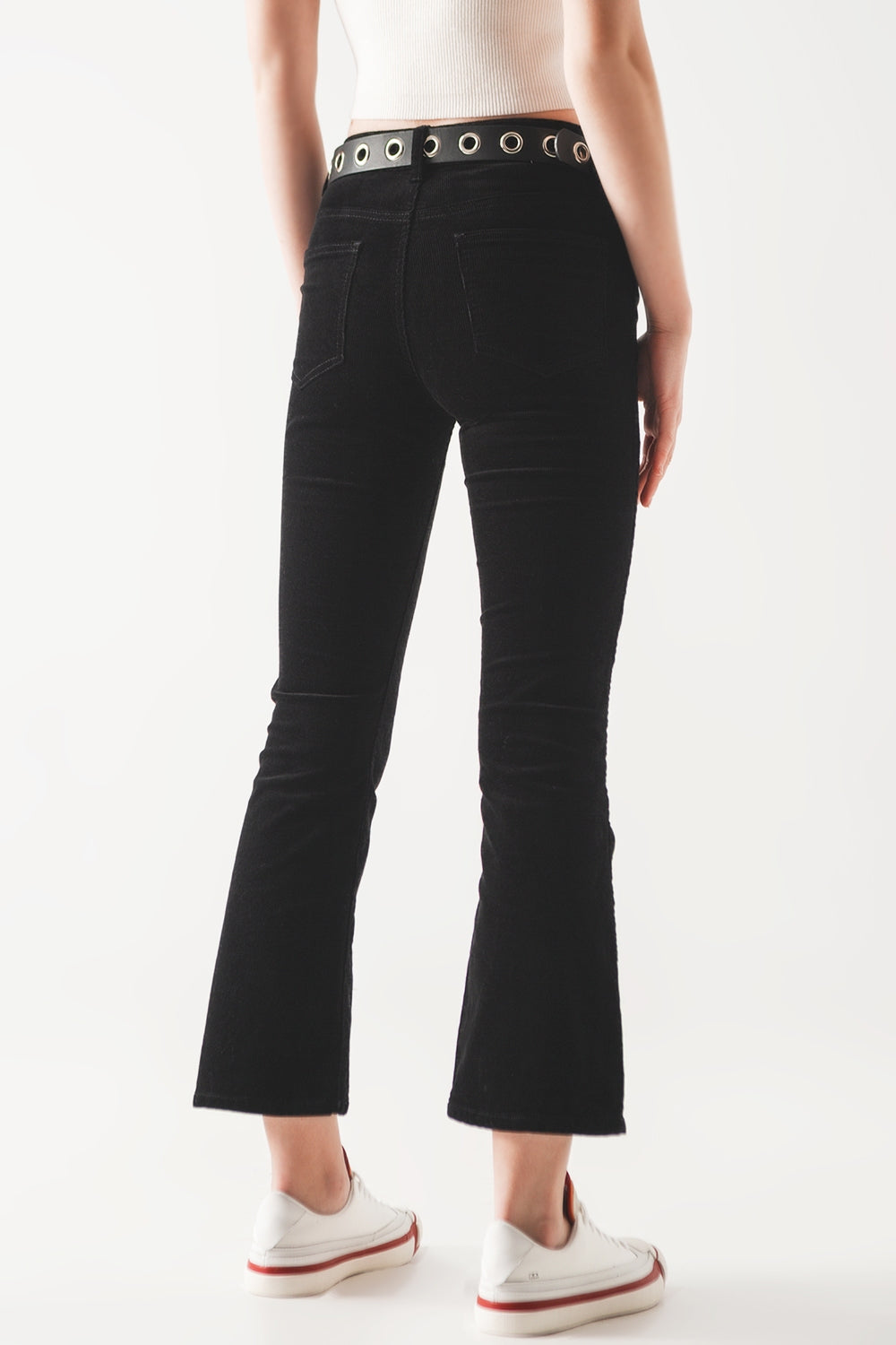 Pantalones acampanados de pana en color negro Q2