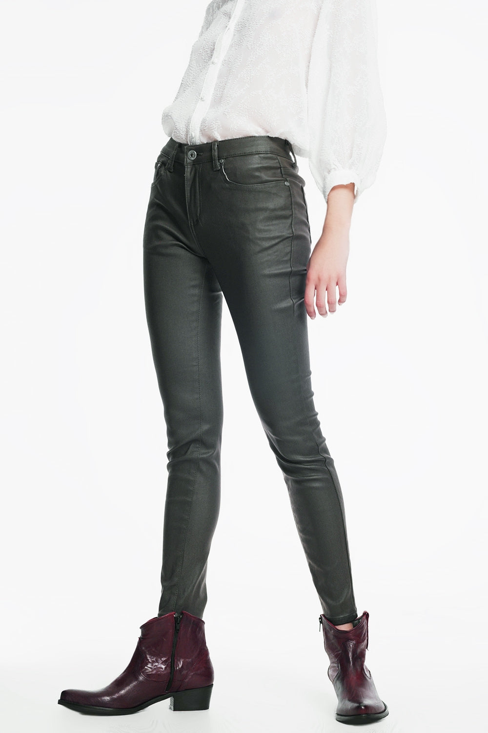 Q2 Pantalones ajustados de talle alto en caqui