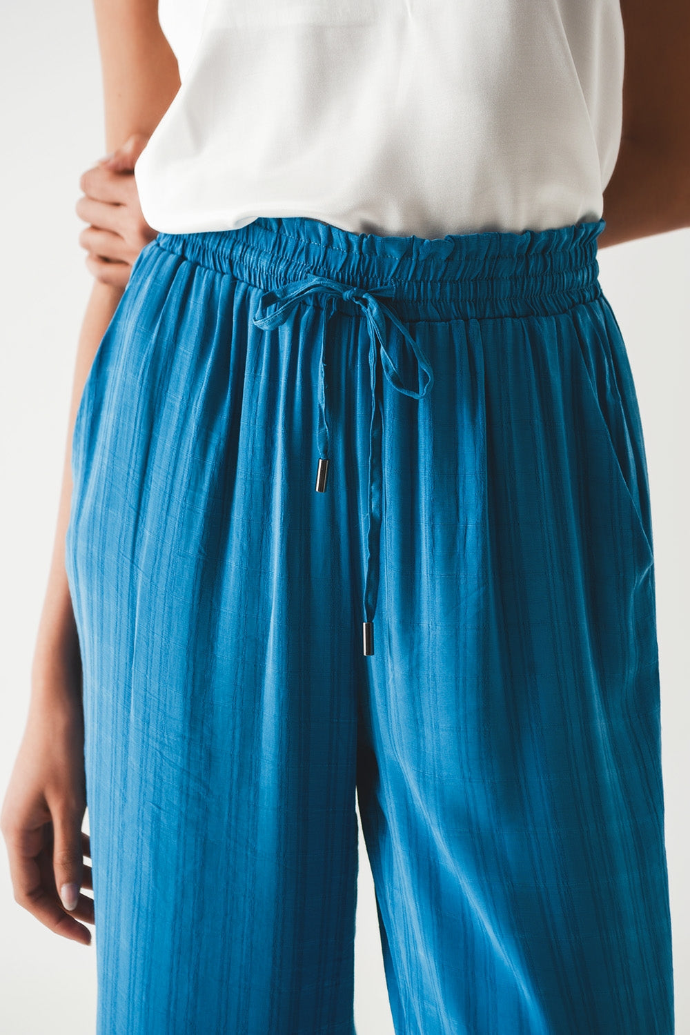 Pantalones anchos cintura elastica en azul Q2