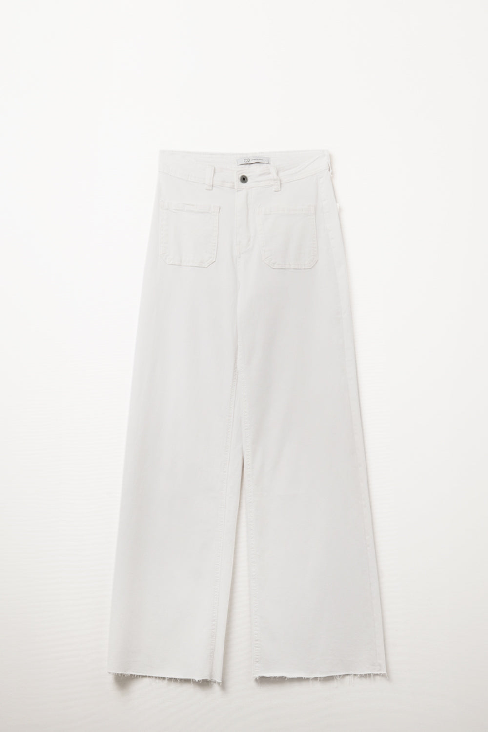 Pantalones blancos rectos con bolsillos delanteros Q2