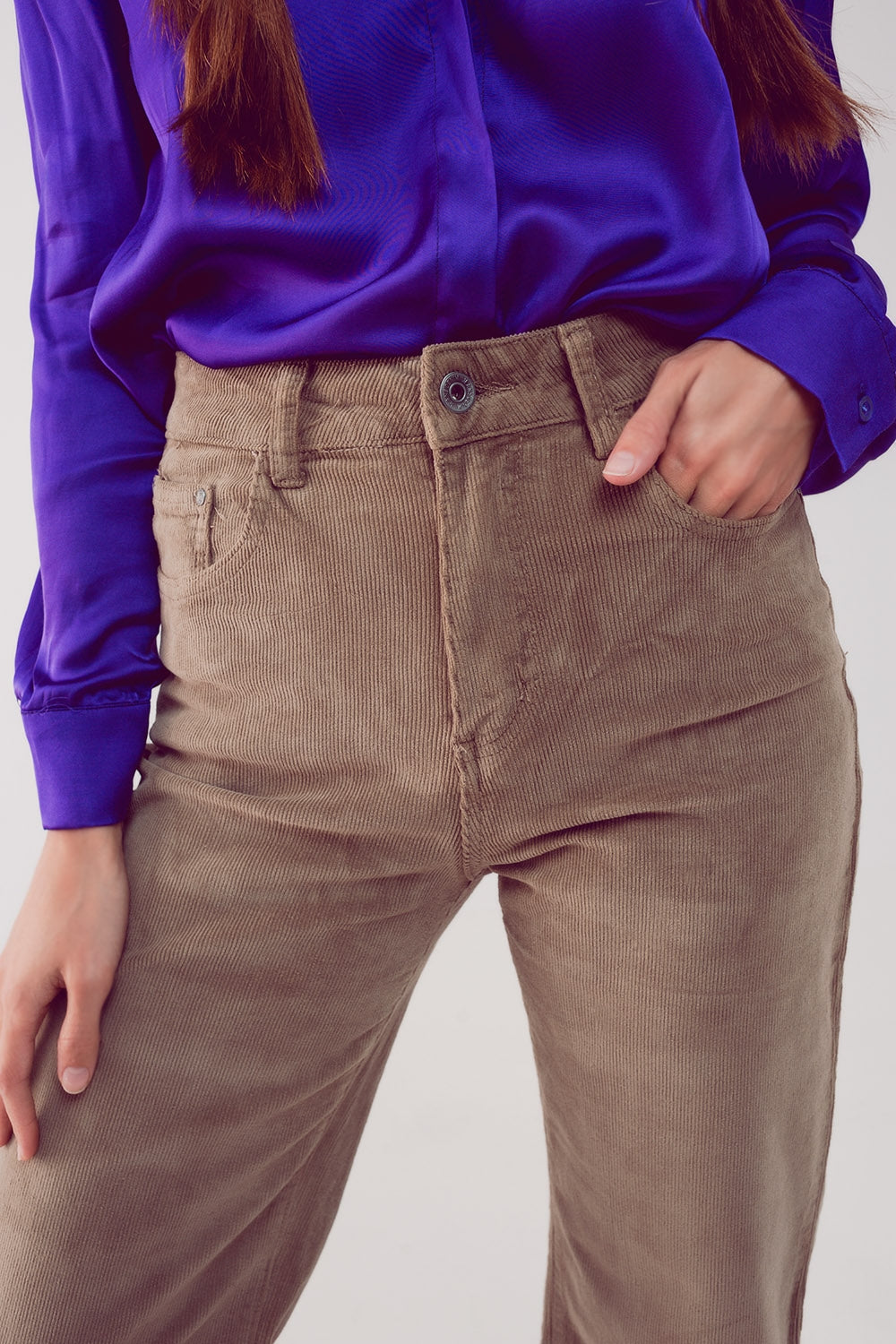 Pantalones capri beige de pana Q2