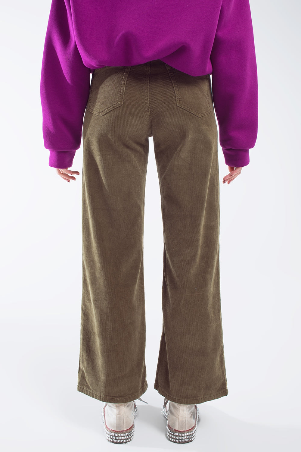 Pantalones capri caqui de pana Q2